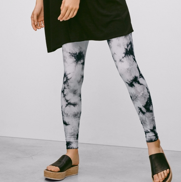 Aritzia Pants - Aritzia Talula tie dye leggings size XS